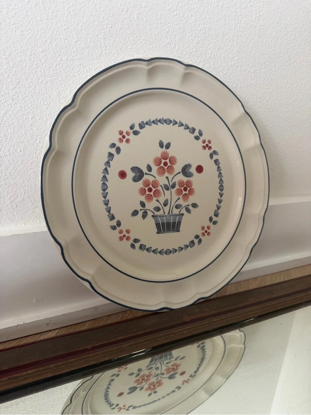 Vintage Cumberland Brambleberry Round Serving Platter Hearthside Cottage-core